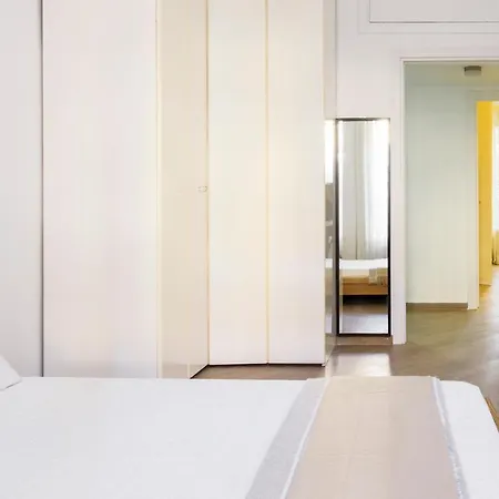 Di 100 M² Con 2 Appartamento *